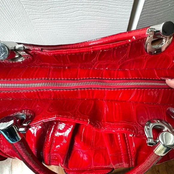 Vintage Guess One of their Iconic Leather Like Croc Print Bags - Picture 8 of 16